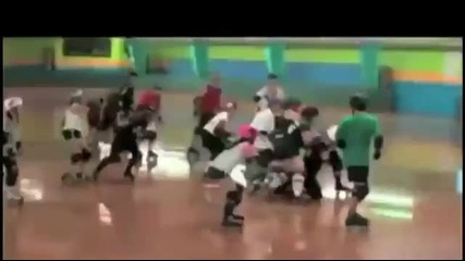 готини момиченца в кофти ситуации