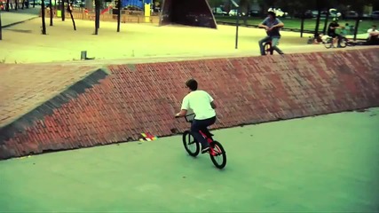 Bmx Street Nike 6.0 Barcelona Video with super slowmo - 1000 fps