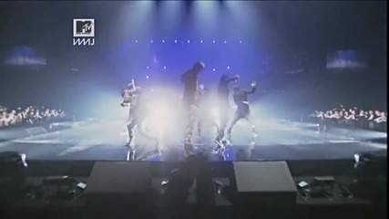 W-inds ft. G-dragon - Rain is Falling (live)