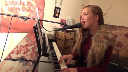 15 годишно момиче изпълнява песента Hello на Адел прекрасно.