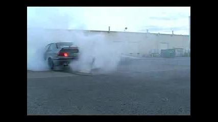 Bmw E36 Burnout - Палене на гуми 