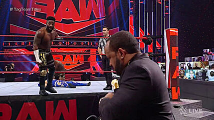 The Hurt Business vs. Lucha House Party – Raw Tag Team Championship Match: Raw, Feb. 1, 2021