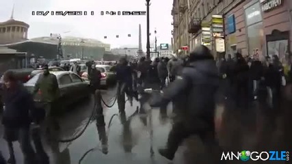 Протестант се гаври с руски полицай