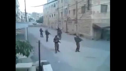 Израелски Войници танцуват на ke$ha - Много Смях 