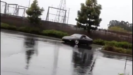 Дрифт с една ръка и последствия. Хаха