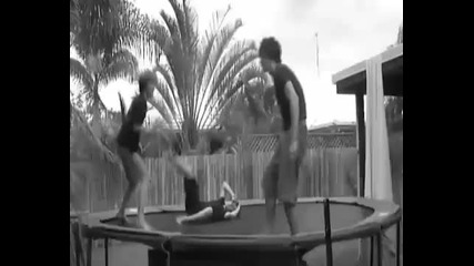 The+best+trampoline+wrestling+of