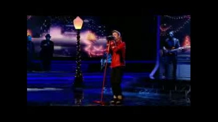 Justin Bieber пее Mistletoe в The X Factor на живо