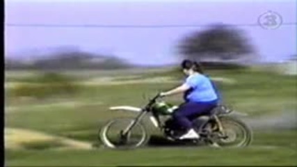 дебело момиче на велосипед - смешно 