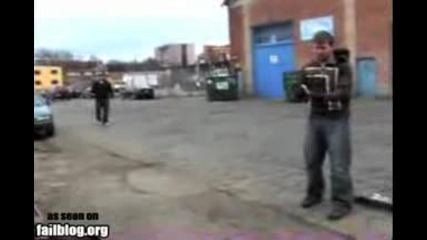 Тъпак върти нунчако - сакатлък