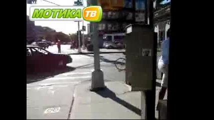 жесток бой на улицата 