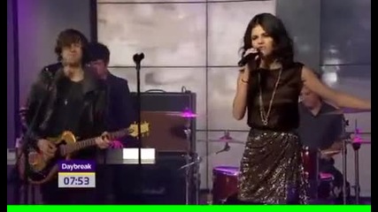 Daybreak Selena Gomez sings Round and Round live in the studio - 27.9.10 