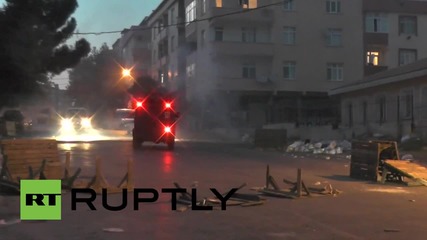 Turkey: Violent clashes between pro-Kurdish protesters and police continue in Istanbul