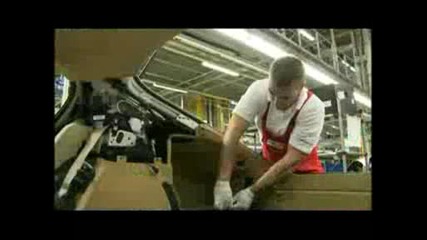 2010 Porsche Panamera on the Production Line.avi