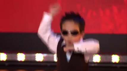 Четири годишно хлапе изуми всички с Gangnam Style