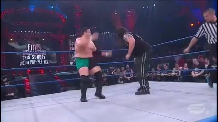Samoa Joe - Jumping Enzuigiri