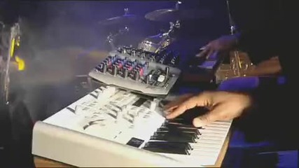 Rihanna - Rude Boy live 