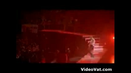 Shakira - Black In Black