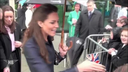Kate Middleton полу-гола сватба