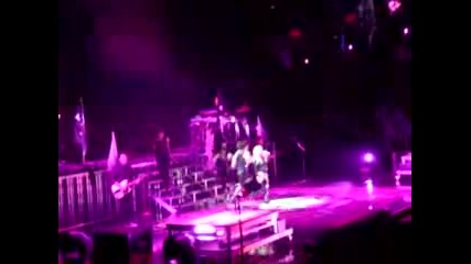 Avril Opens Girlfrined