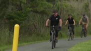 Джо Байдън кара колело в Делауеър