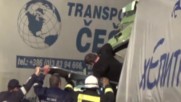 Челен сблъсък между два тира в Кресненското дефиле - видео БГНЕС
