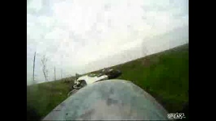 Ето какво вижда падащ моторист