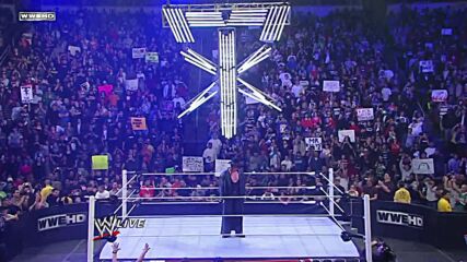 Triple H reta a The Undertaker para WrestleMania XXVII: Raw, Feb 21, 2011