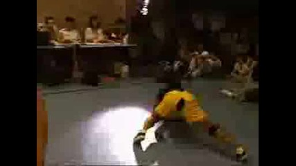 Krumping Vs Breakdance