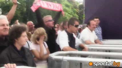 Откриха фен зоната във Варшава за Евро 2012