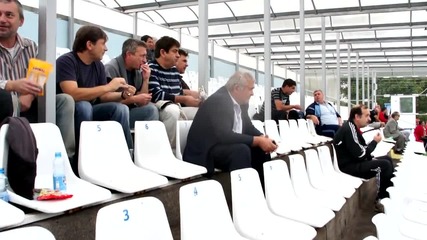 Вижте какво представлява стадион \"Димитър Бурков\" в Търговище