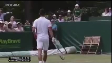 Новак Джокович прави яка уловка с тенис топка
