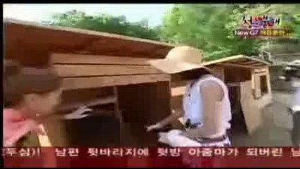 After School - Juyeon afraid of chickens on G7 