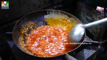 Бърза Храна на улицата в Мумбай - Chicken Triple Gravy 
