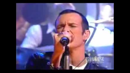 Velvet Revolver - Fall To Pieces