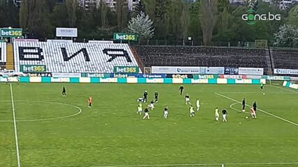 Славия и Ботев Пд загряват преди срещата си от 27-ия кръг