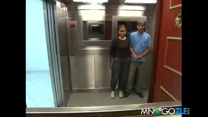 Скрита камера-ковчег в асансьора
