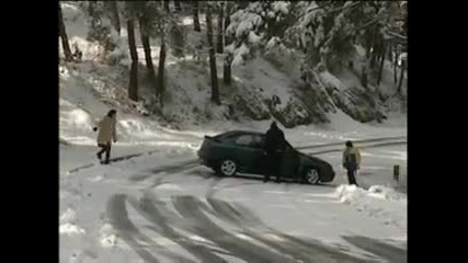 Opa Opa Opa!!! Funny accident in snow (serres, Greece) 