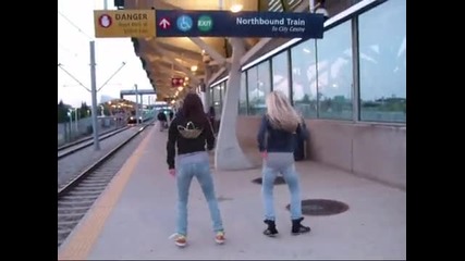 Тръскат се сланини на Justin - One time