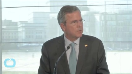 U.S. Republican Jeb Bush Backs Federal Hiring Freeze, Lobbying Rules