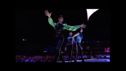 Madonna - Miles Away (sticky & Sweet Tour 2008) 