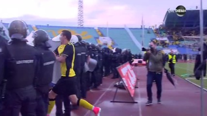 Вутов удвои за "канарчетата"