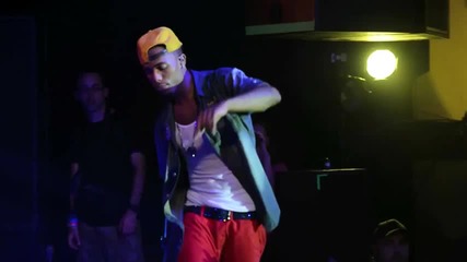 B.o.b - Airplanes *на живо*