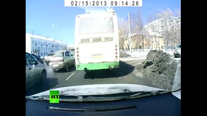 Meteorite crash in Russia_ Video of meteorite explosion that stirred panic in Urals region
