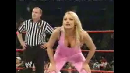 Kane vs Trish Stratus 