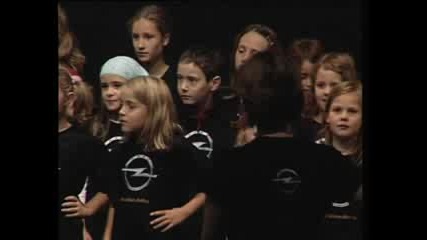 Opel Kinderchor und Carina Forschner 