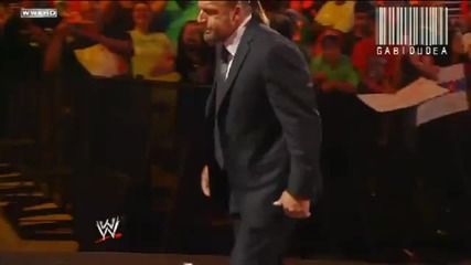 Triple H прави педигри на Zack Ryder след Raw