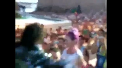 певеца киркоров преби жена на концерта си 