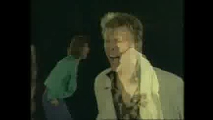 David Bowie & Mick Jagger - Dancing In The Street (1985)