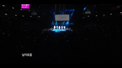 Shinee - Love like Oxygen @ Sm Town World Tour 3 in La (20.05.2012) 14/20
