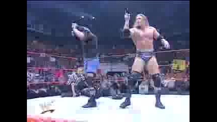 WWF - Kane И Undertaker Спасяват Lita